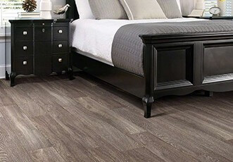 Advantages of Going with Vinyl Plank Over Hardwood Flooring